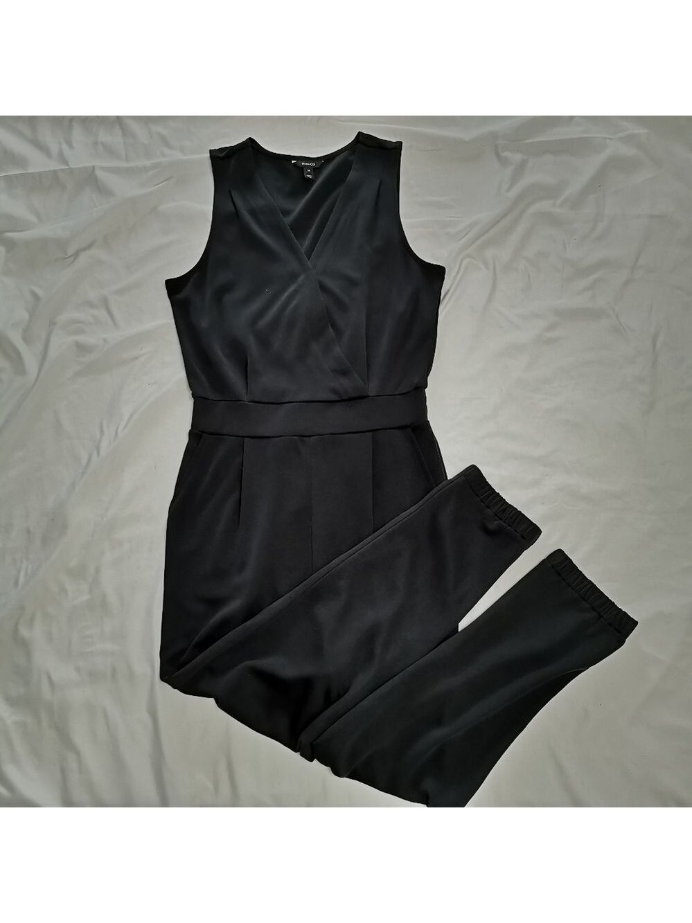 RW&CO Tapered Leg Jumpsuit Sleeveless V Neck Black Small Petite